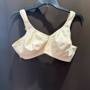 Playtex 18 Hour Ultimate Lift & Support Bra - Beige, 4395, Size 40B, Brand New